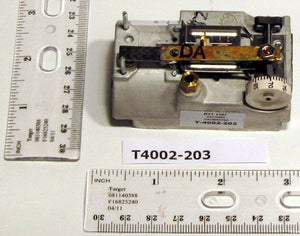 Johnson Controls T-4002-203 Direct Acting Vertical Mount Thermostat