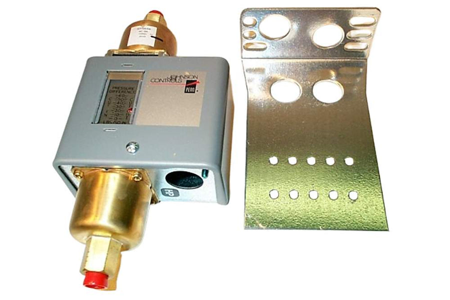 Johnson Controls P74FA-5 SPDT Differential Pressure Switch, 8/60 PSI Range, 1/4" FNPT